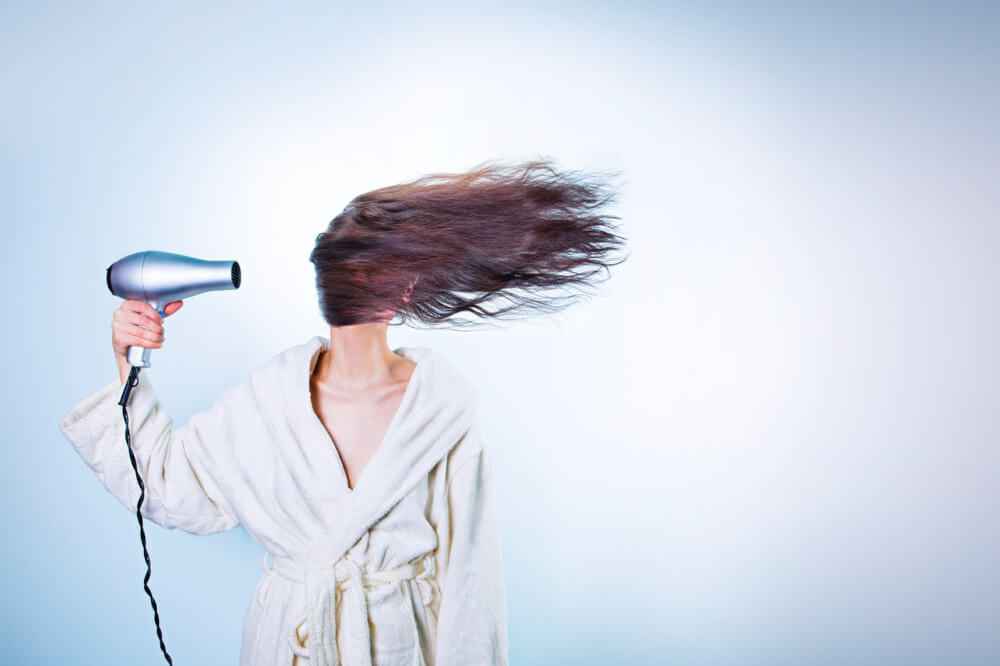 6 Mistakes You Make When Blow-drying Your Hair